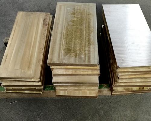 青銅板的主要功能是什么？